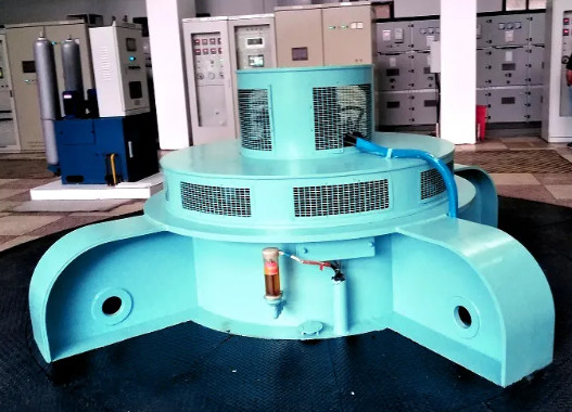 固定ランナーブレード カプラン水力タービン 6-20KV 発電機電圧とオイル水冷却