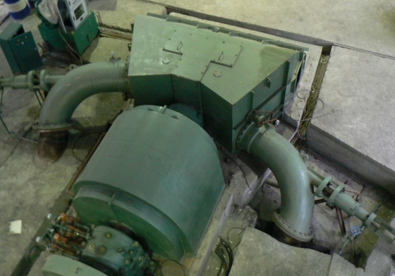 92%の効率のマイクロの水力発電所のための横のペルトンのタービン2800kw